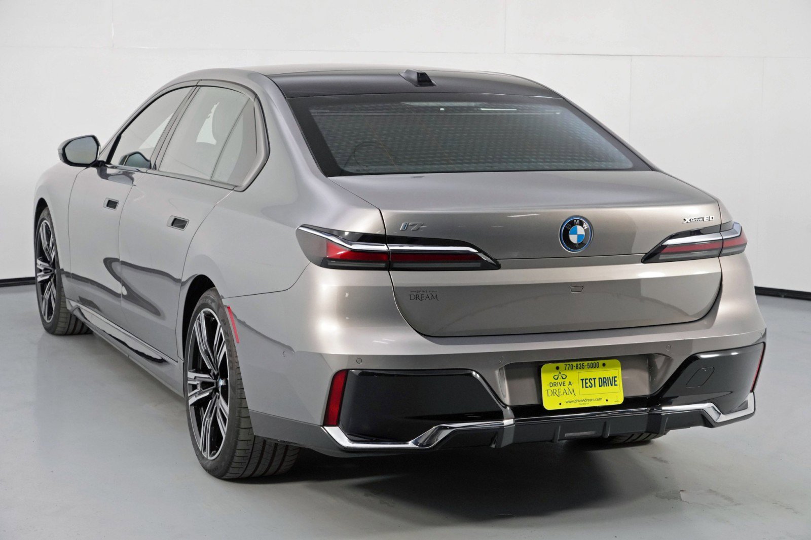 Used 2023 BMW i7 xDrive60 image 62