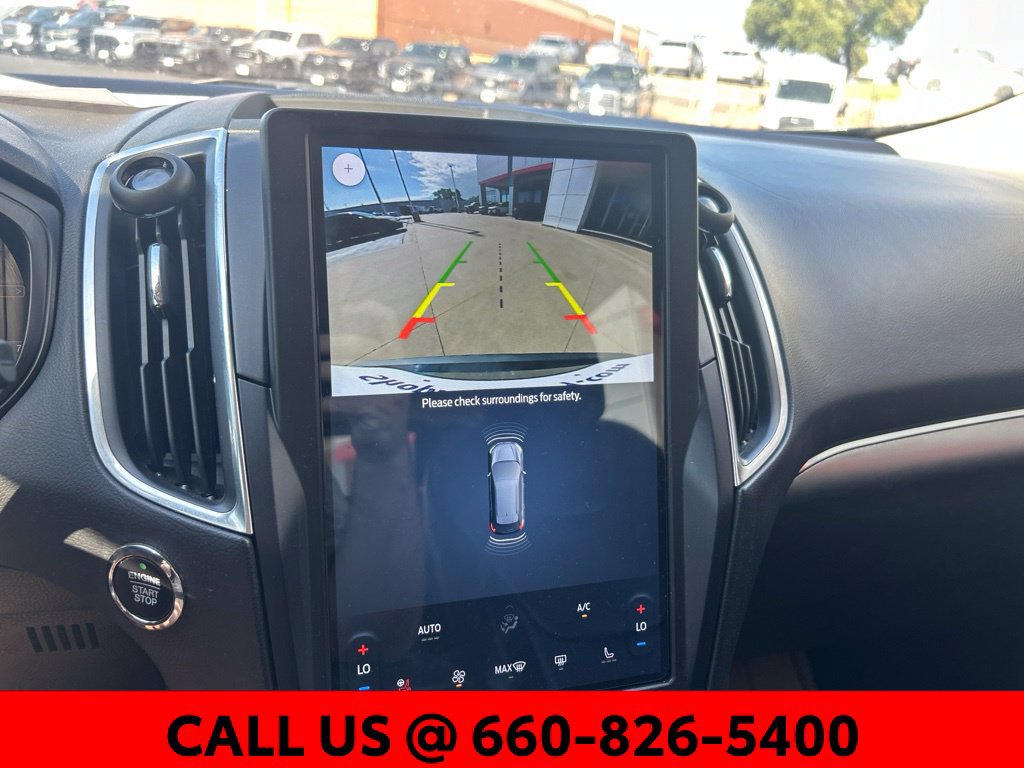 Used 2022 Ford Edge Titanium AWD/4WD image 16