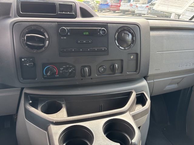 Used 2014 Ford E-250 and Econoline 250 w/ Power Group RWD image 17