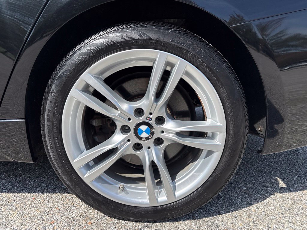 Used 2017 BMW 330i xDrive Sedan AWD/4WD image 11