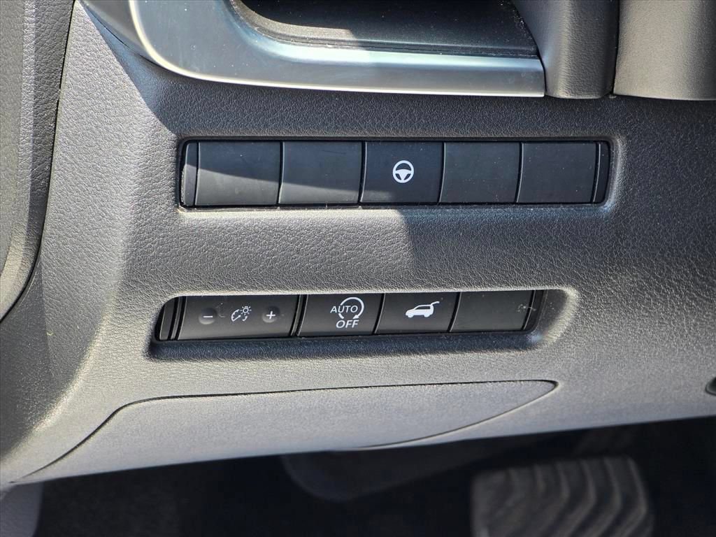 Used 2024 Nissan Rogue SV AWD/4WD image 8