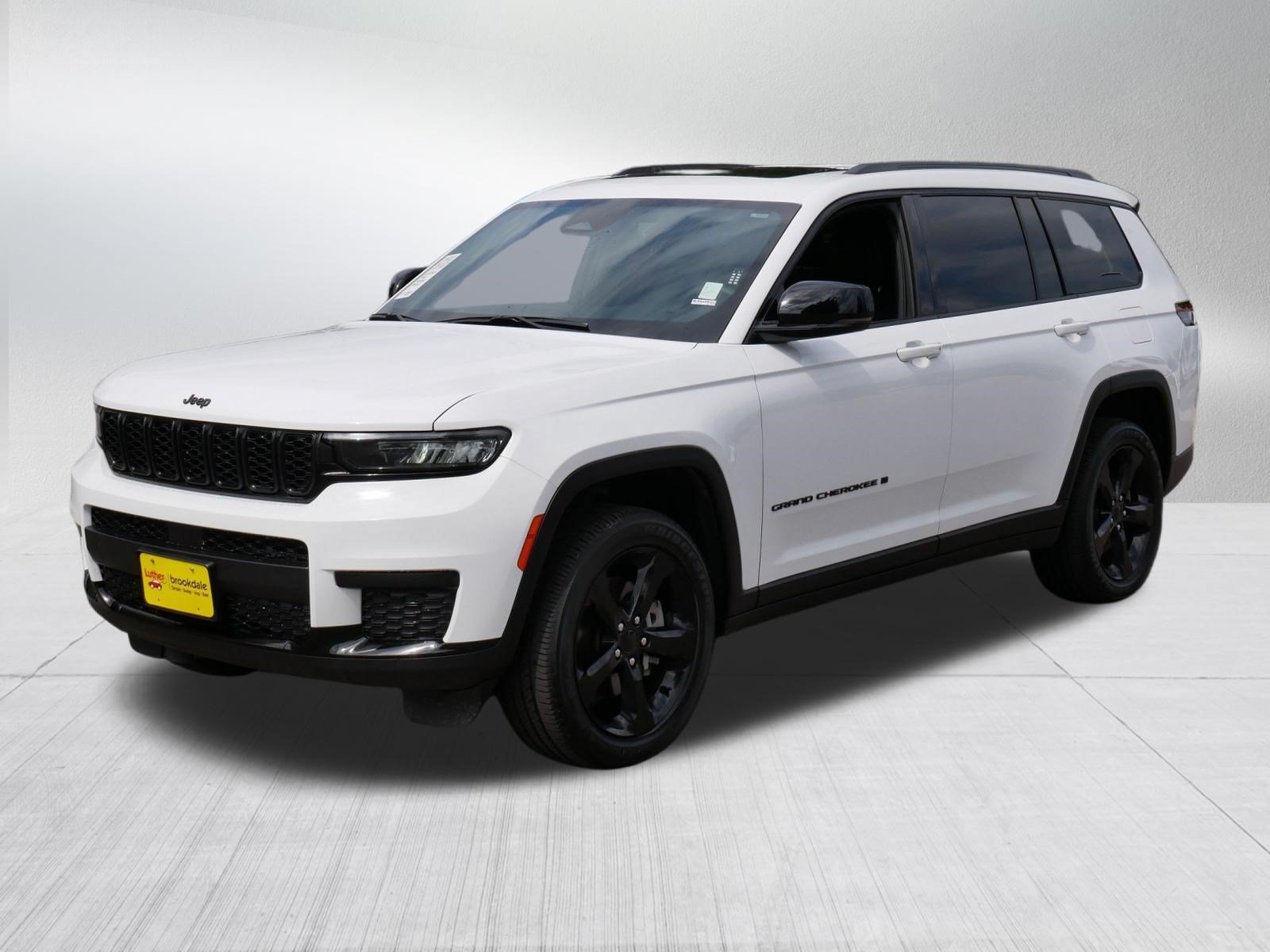 Used 2025 Jeep Grand Cherokee L Altitude AWD/4WD image 3