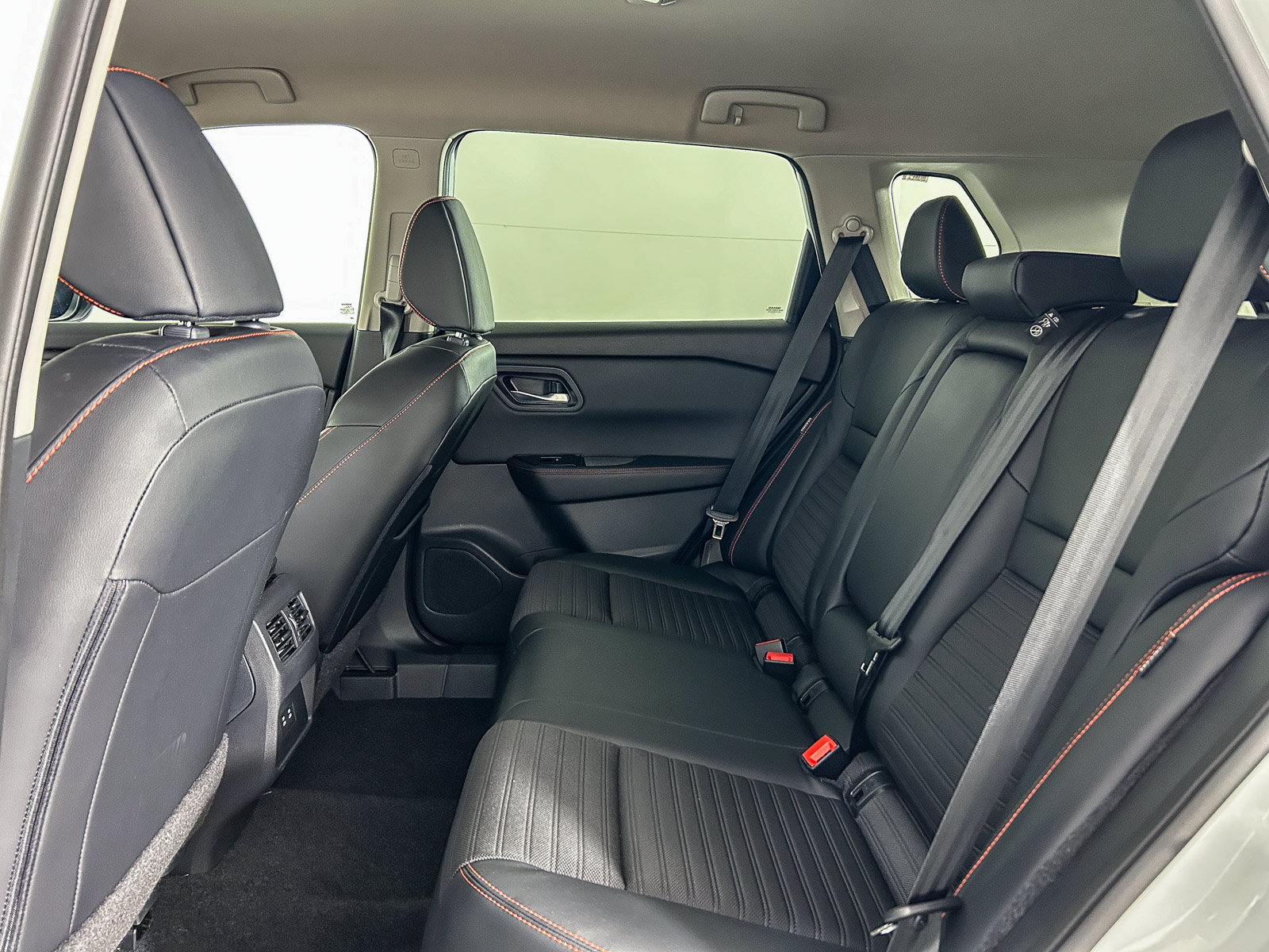 Certified 2025 Nissan Rogue SV AWD/4WD image 15