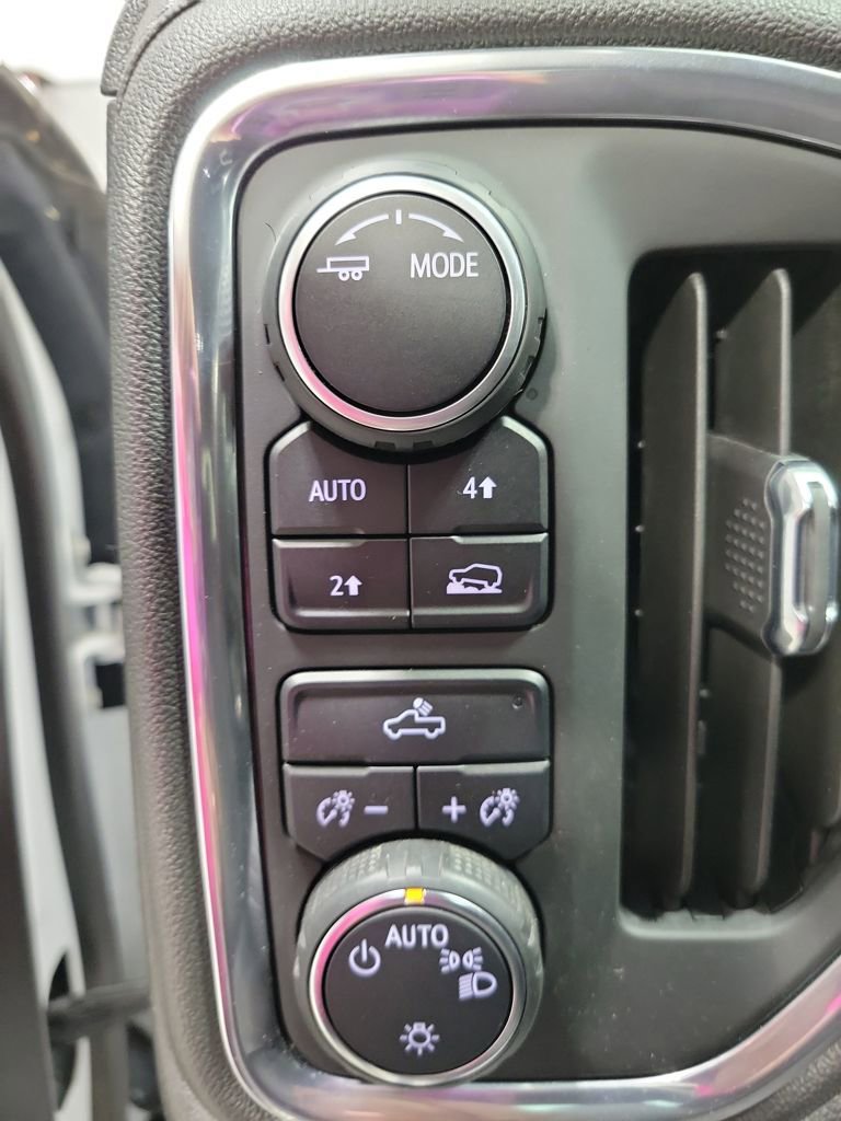 Used 2022 Chevrolet Silverado 1500 LT AWD/4WD image 37