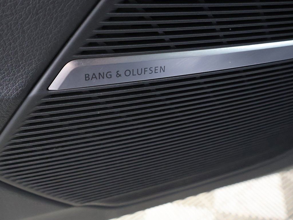 Used 2023 Audi Q8 Prestige w/ Prestige Package image 39