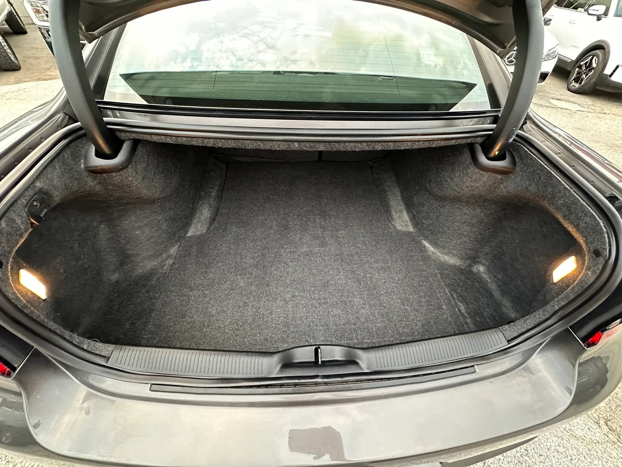 Used 2020 Dodge Charger Scat Pack RWD image 11