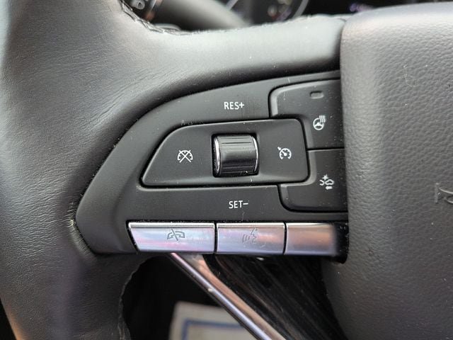 Used 2025 Cadillac XT6 Premium Luxury w/ Technology Package AWD/4WD image 21