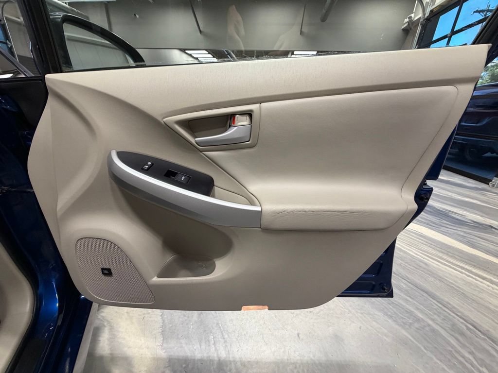 Used 2010 Toyota Prius Five FWD image 37