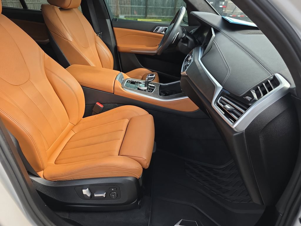 Used 2022 BMW X5 xDrive40i w/ M Sport Package AWD/4WD image 36