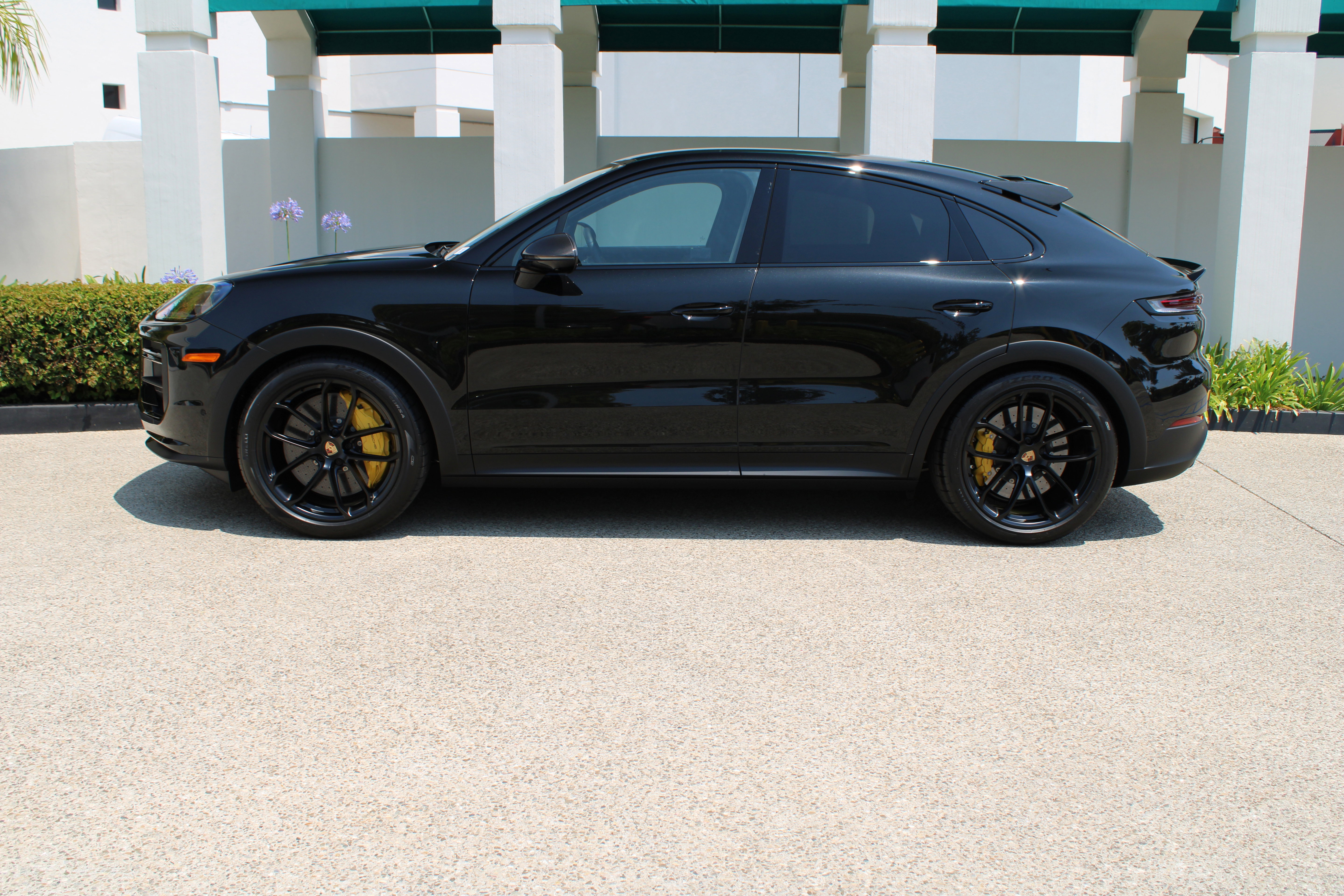 New 2025 Porsche Cayenne Turbo GT image 2