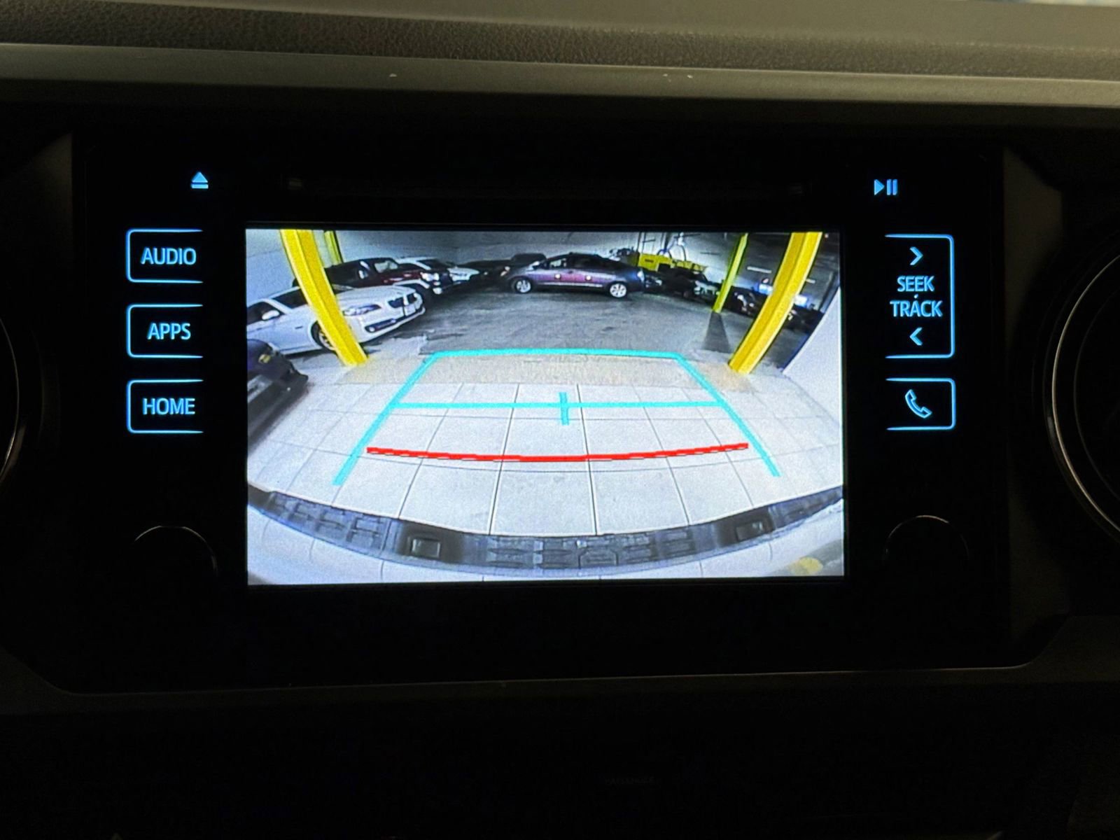 Used 2017 Toyota Tacoma TRD Off-Road w/ Tow Package (A/T) image 30