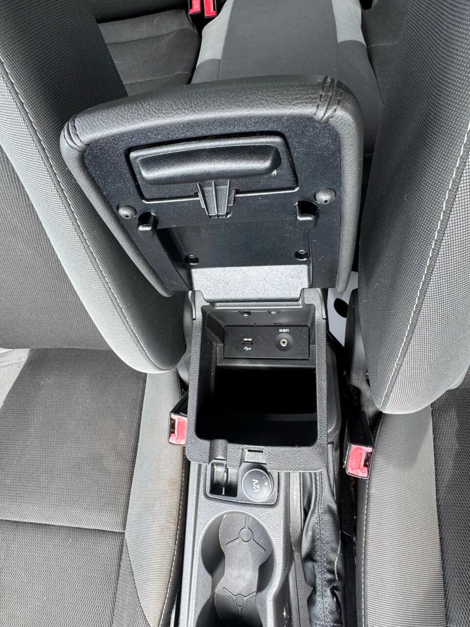 Used 2012 Ford Focus SE image 25