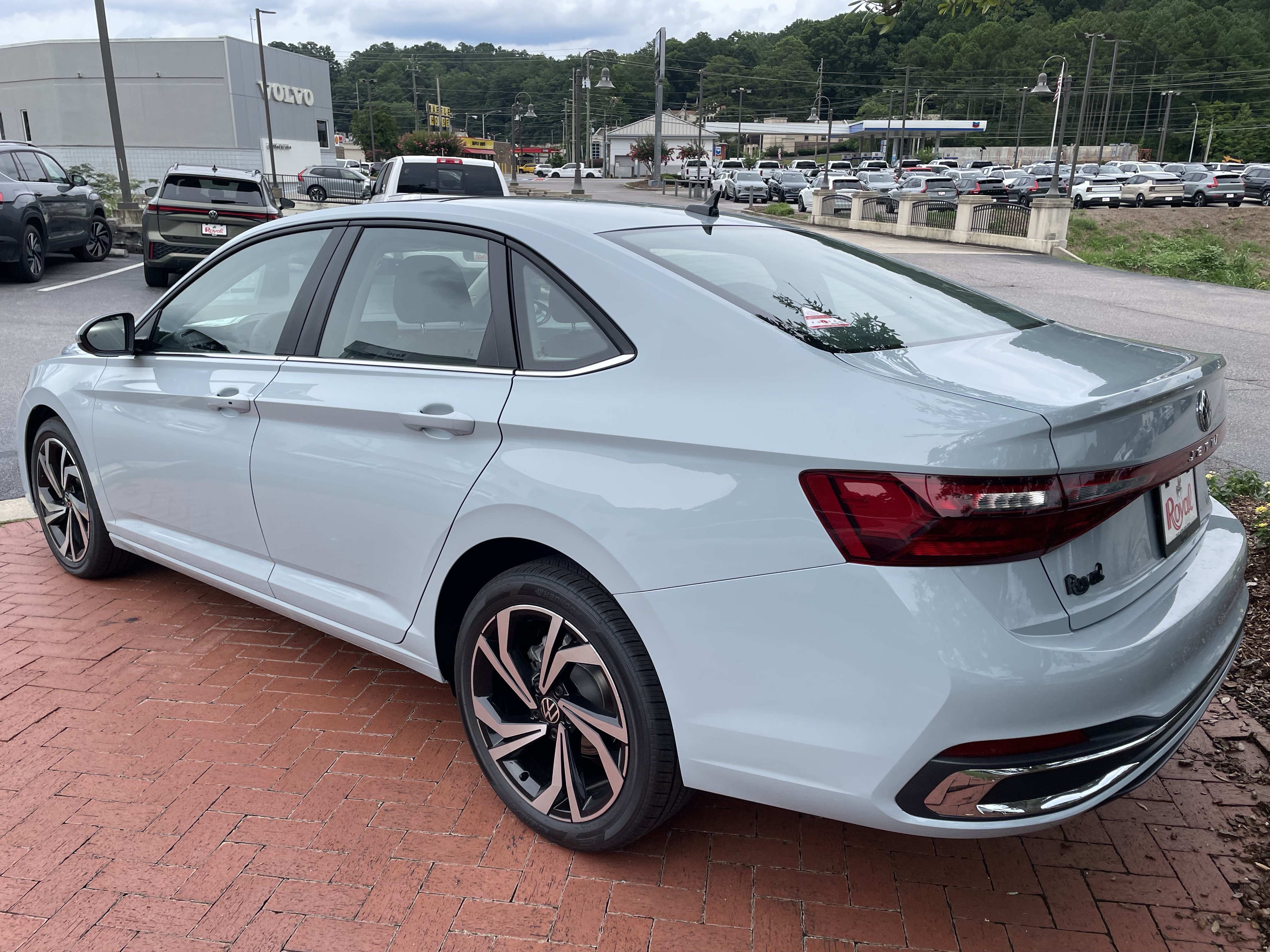 New 2026 Volkswagen Jetta SEL FWD image 6