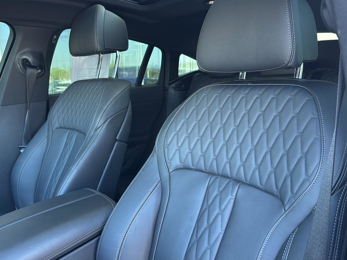 Certified 2024 BMW X6 xDrive40i w/ Premium Package image 25