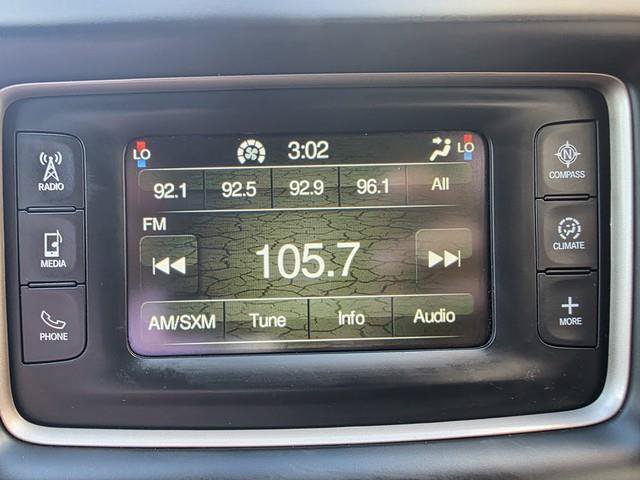 Used 2015 Jeep Grand Cherokee Laredo w/ Quick Order Package 23E AWD/4WD image 14