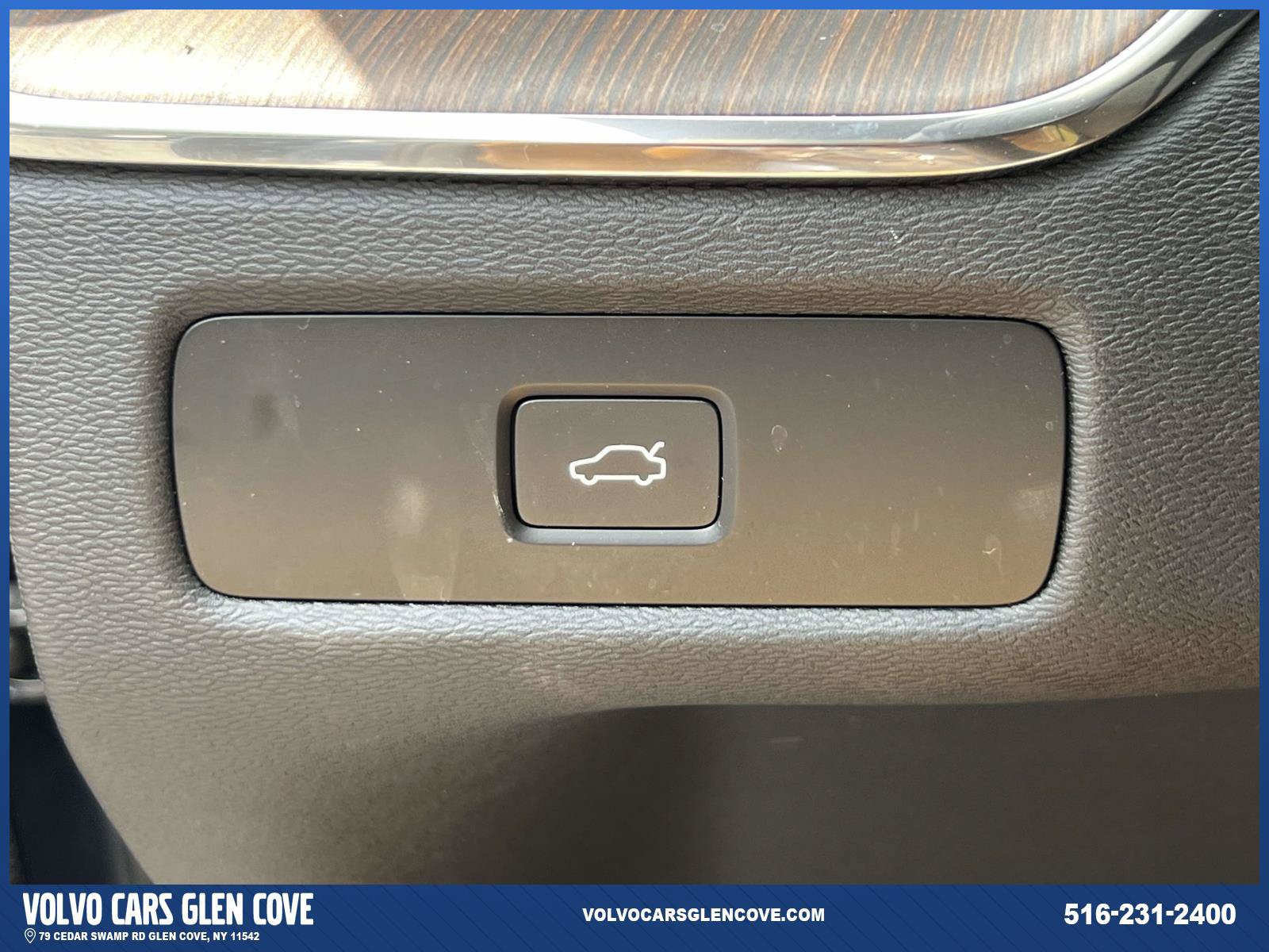 Certified 2025 Volvo XC60 B5 Ultra w/ Protection Package Premier AWD/4WD image 20