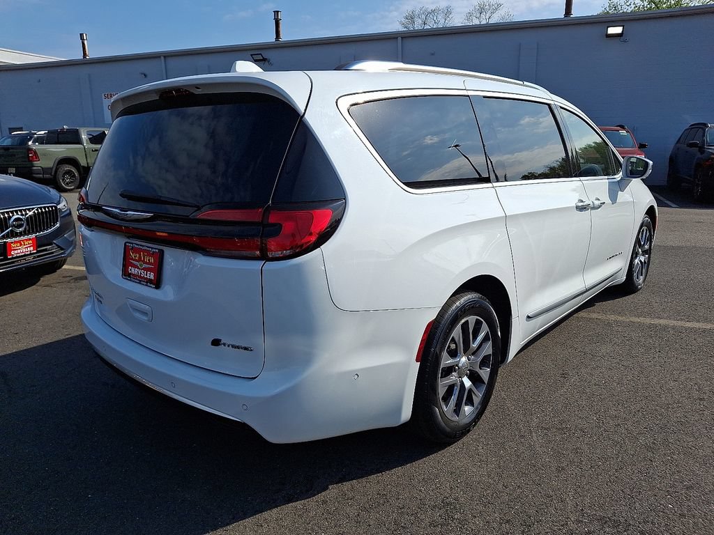 Used 2022 Chrysler Pacifica Pinnacle FWD image 6