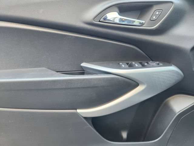 Used 2024 Chevrolet Trax LS w/ LS Convenience Package FWD image 17