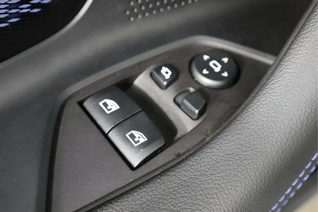 Used 2025 BMW M2 RWD image 17
