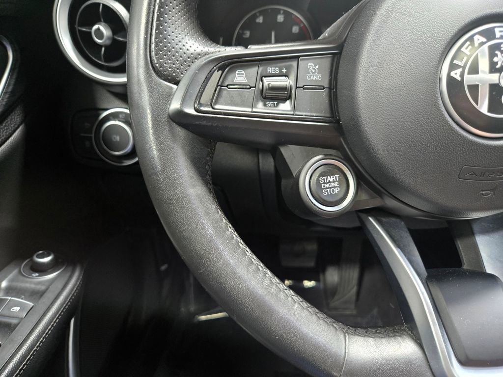 Used 2021 Alfa Romeo Giulia Sprint w/ Nero Edizione image 15