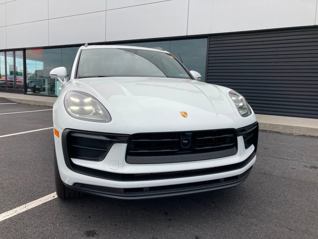 Used 2025 Porsche Macan AWD image 20