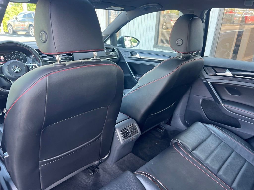 Used 2017 Volkswagen GTI SE FWD image 17