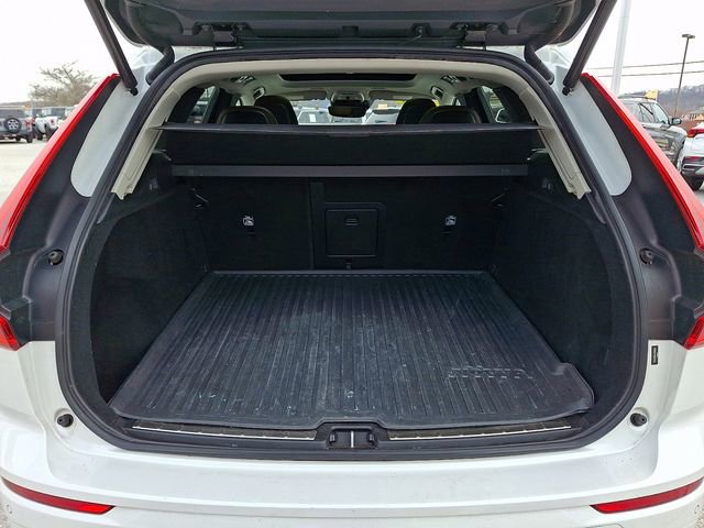 Used 2018 Volvo XC60 T6 Momentum w/ Advanced Package image 30