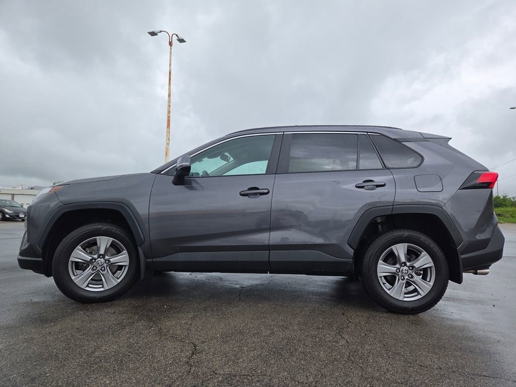 Used 2024 Toyota RAV4 XLE FWD image 18