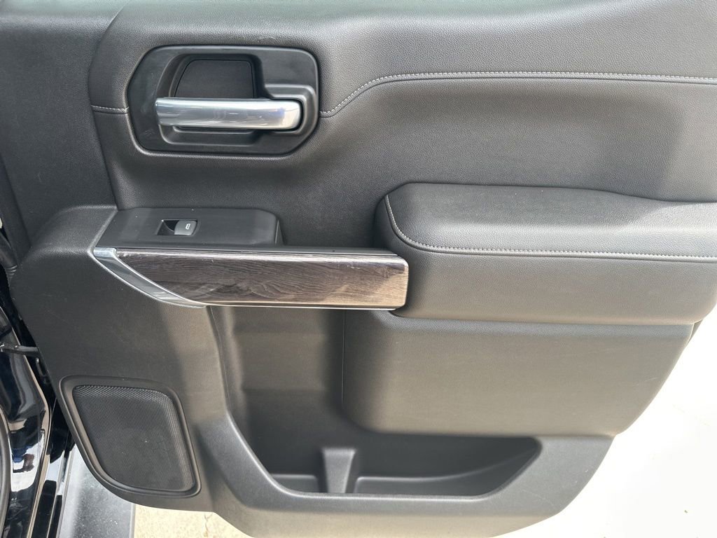 Used 2019 Chevrolet Silverado 1500 LTZ AWD/4WD image 23