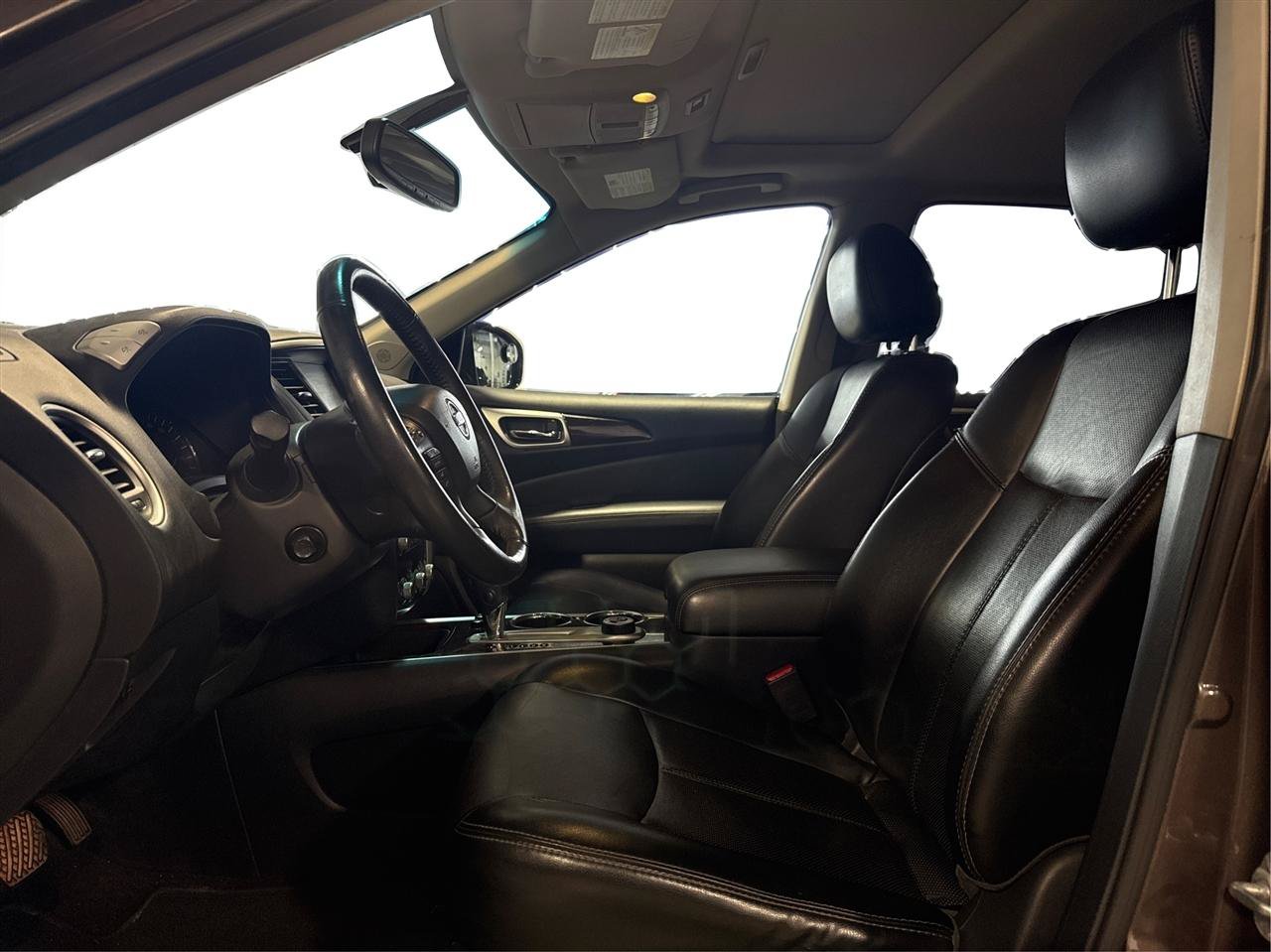 Used 2015 Nissan Pathfinder Platinum w/ Cargo Package FWD image 9