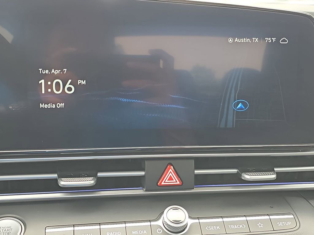 Certified 2024 Hyundai Elantra SEL image 19