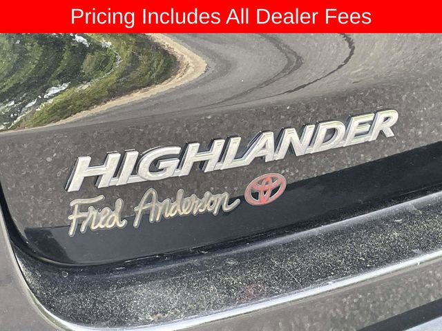 Used 2019 Toyota Highlander LE AWD/4WD image 11