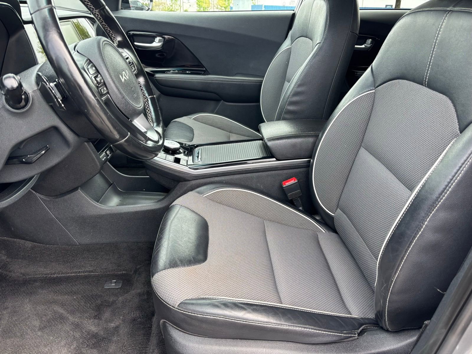 Used 2022 Kia Niro EX w/ Cold Weather Package image 18