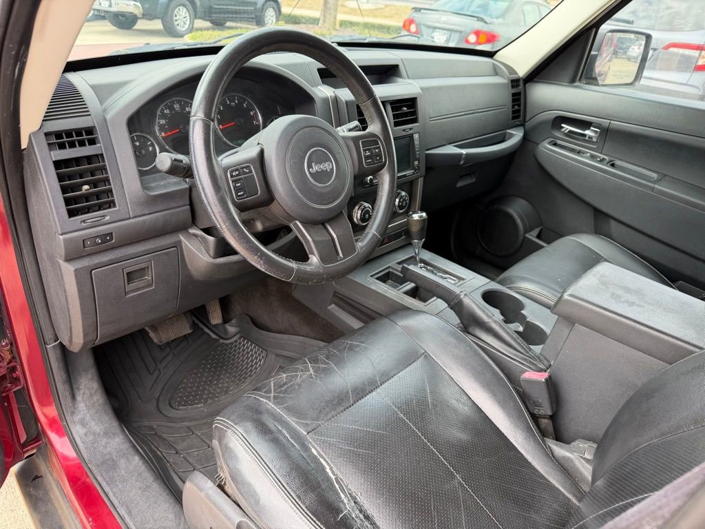 Used 2012 Jeep Liberty Sport image 12