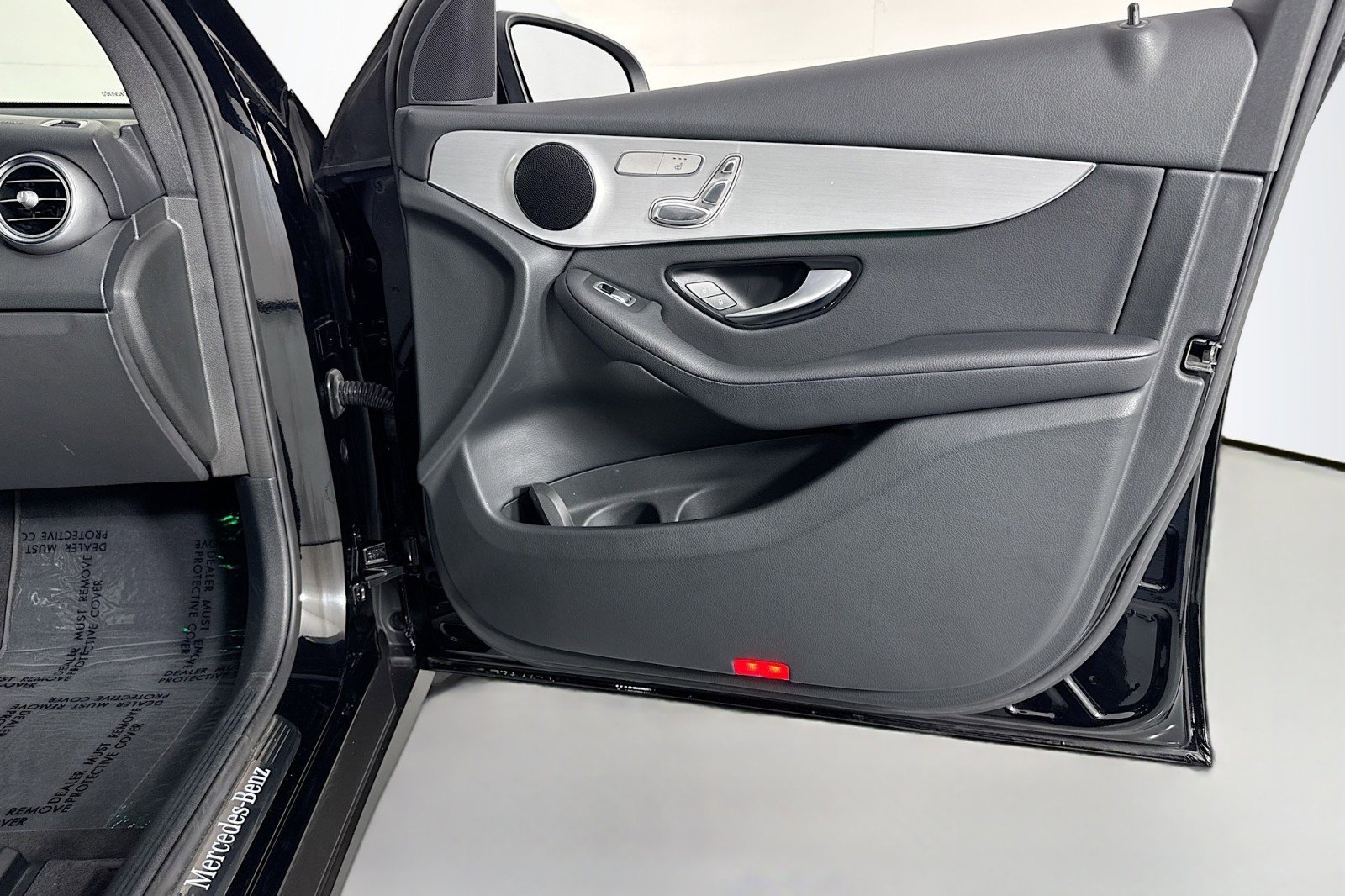 Used 2021 Mercedes-Benz GLC 300 image 22