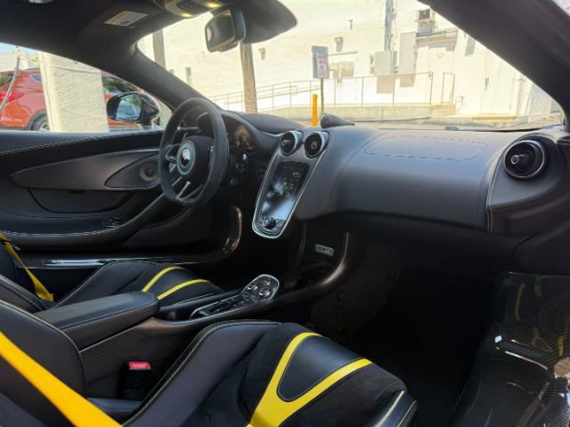 Used 2018 McLaren 570S RWD image 12