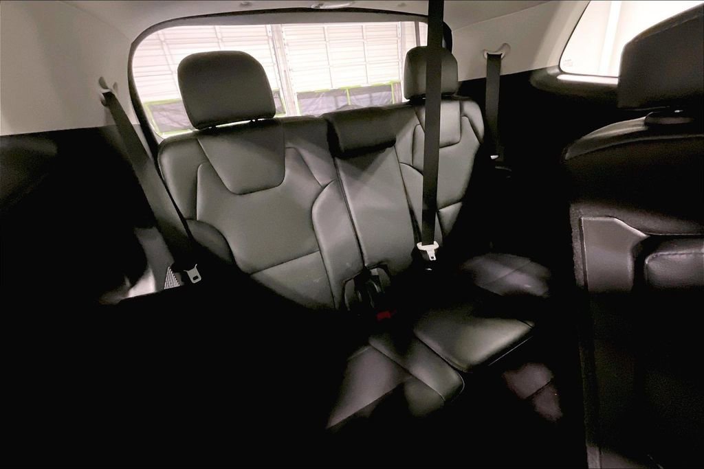 Used 2024 Kia Telluride EX image 36