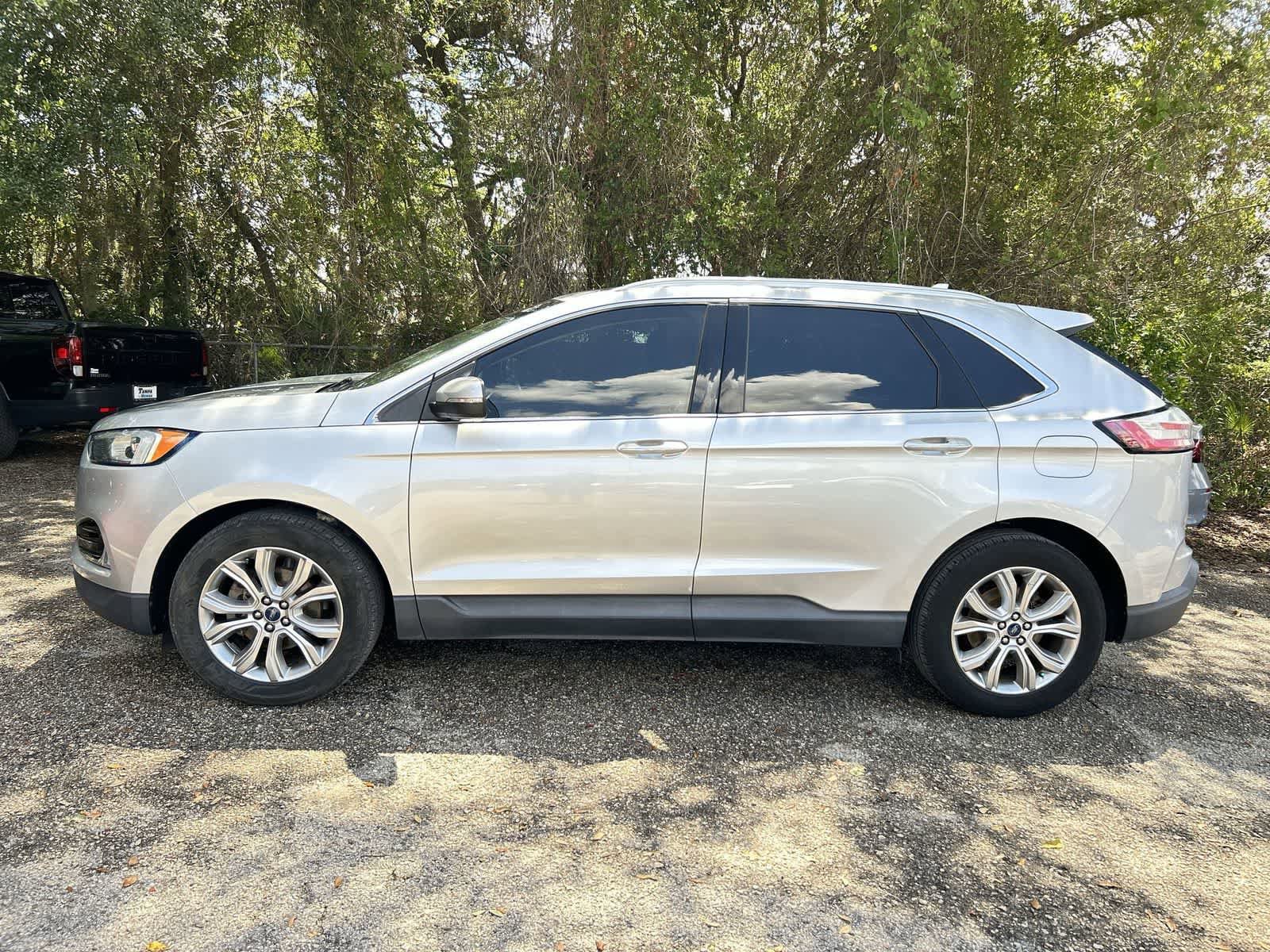 Used 2019 Ford Edge Titanium FWD image 4
