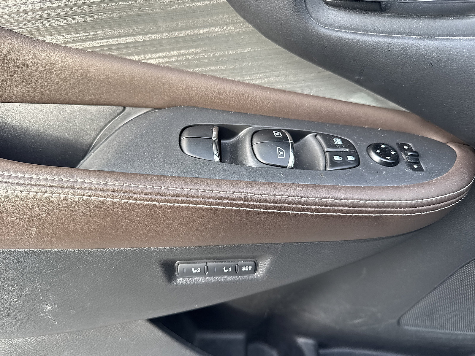 Used 2015 Nissan Murano Platinum w/ Platinum Technology Package AWD/4WD image 15