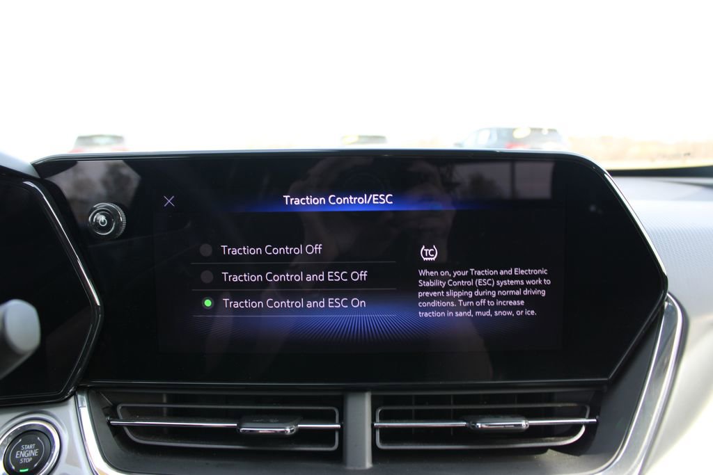 Used 2025 Chevrolet Trax LT image 44