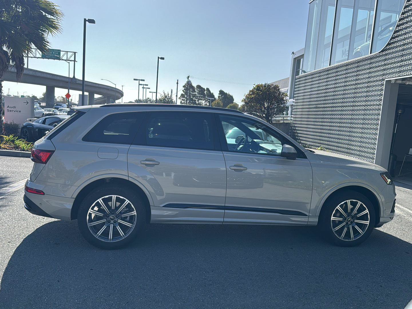 Used 2023 Audi Q7 2.0T Premium Plus w/ Premium Plus Package AWD/4WD image 5
