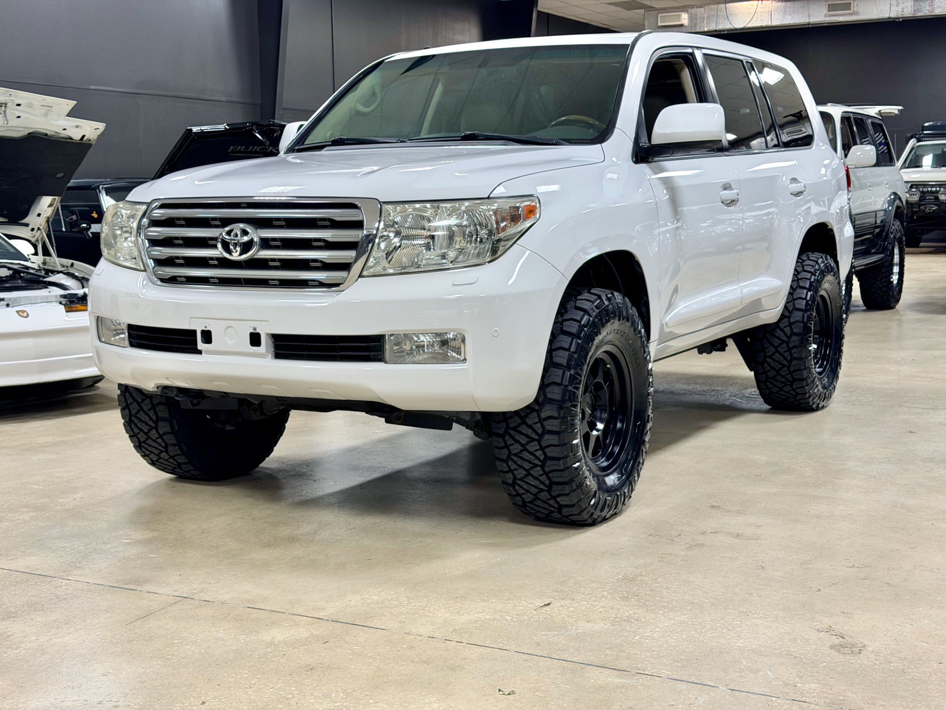 Used 2009 Toyota Land Cruiser w/ Upgrade Pkg
