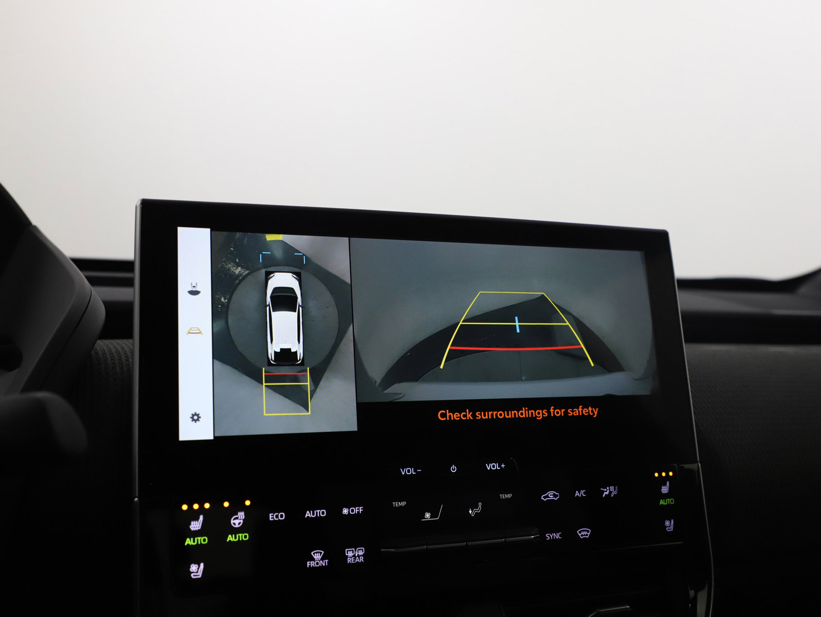 Used 2024 Subaru Solterra Touring w/ Touring Package image 27