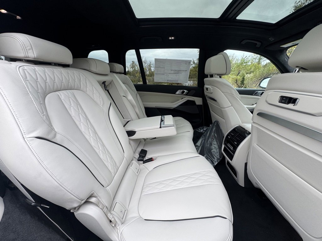 New 2026 BMW X7 M60i w/ Executive Package image 24