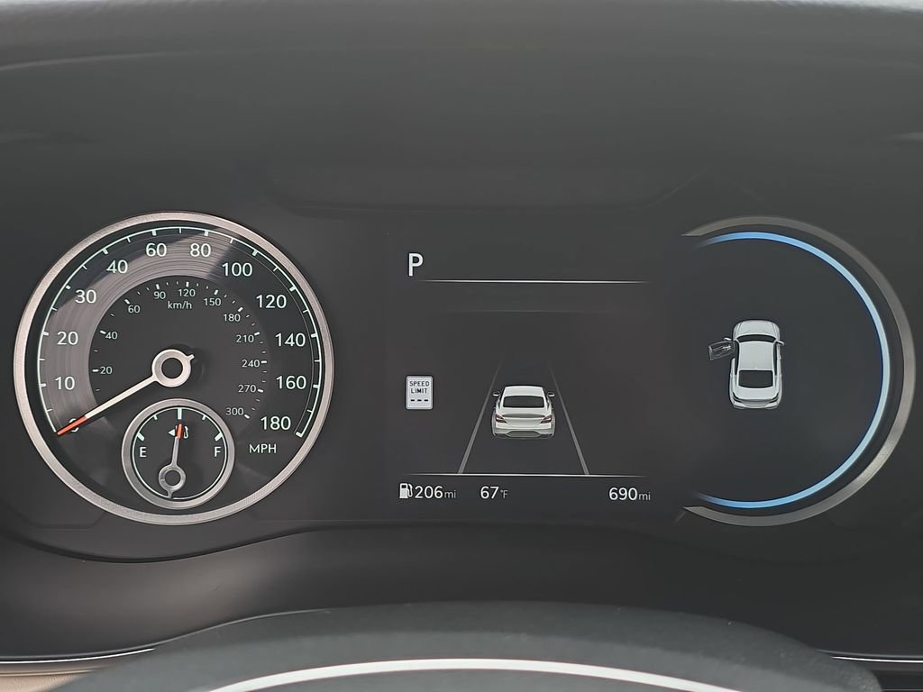 Used 2026 Genesis G70 2.5T image 18