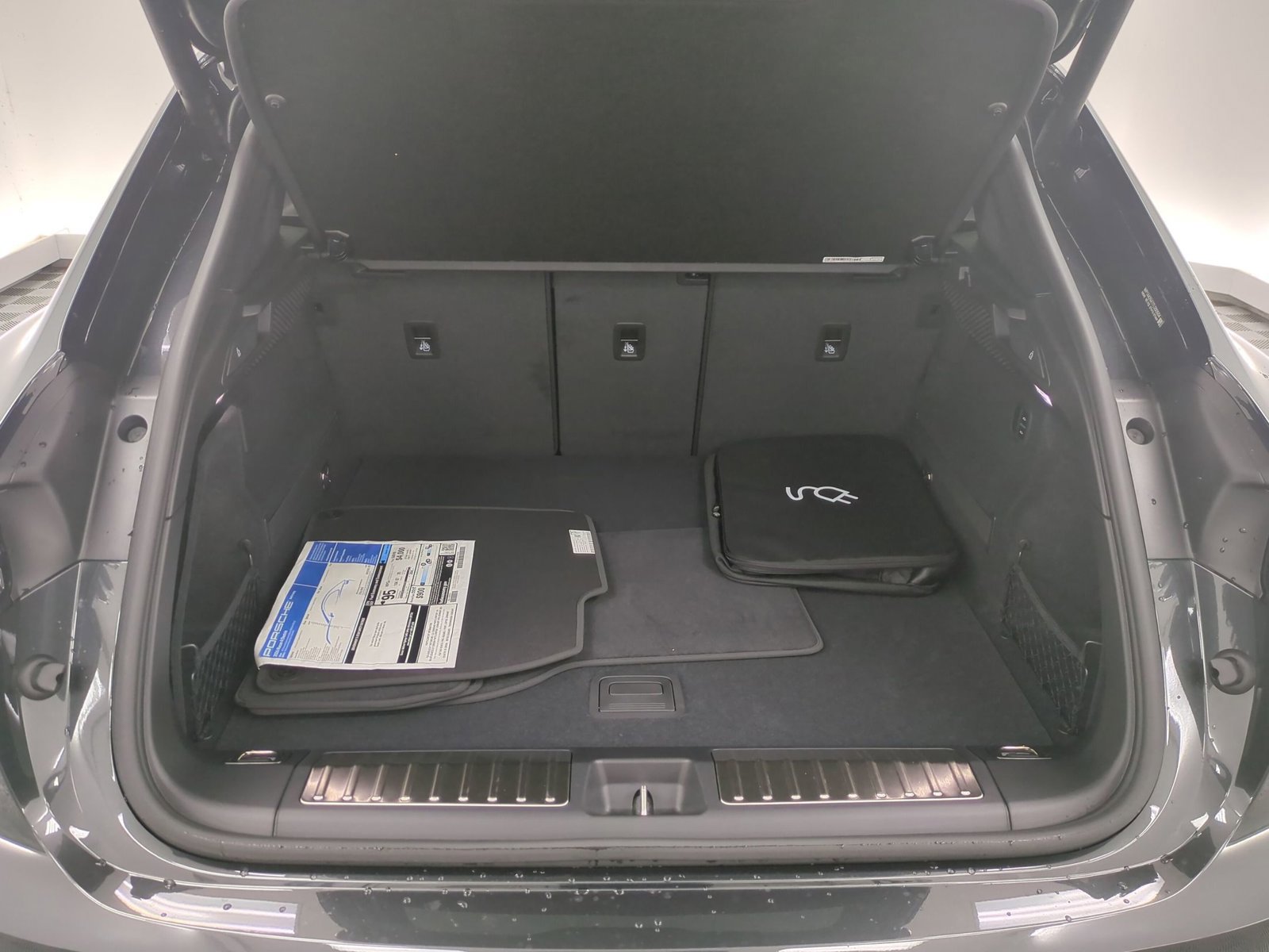 New 2026 Porsche Macan 4 Electric image 19