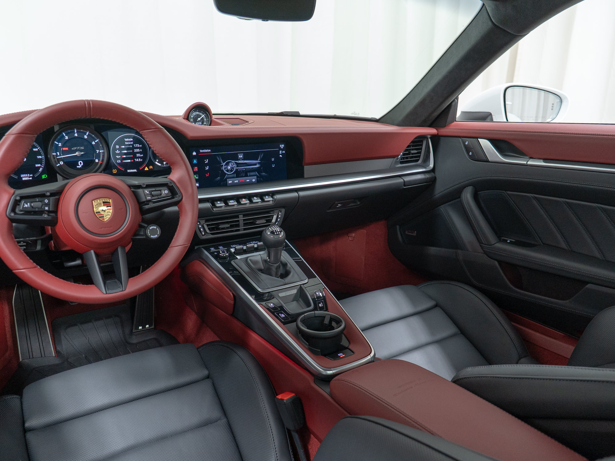 Certified 2024 Porsche 911 Carrera GTS RWD image 24