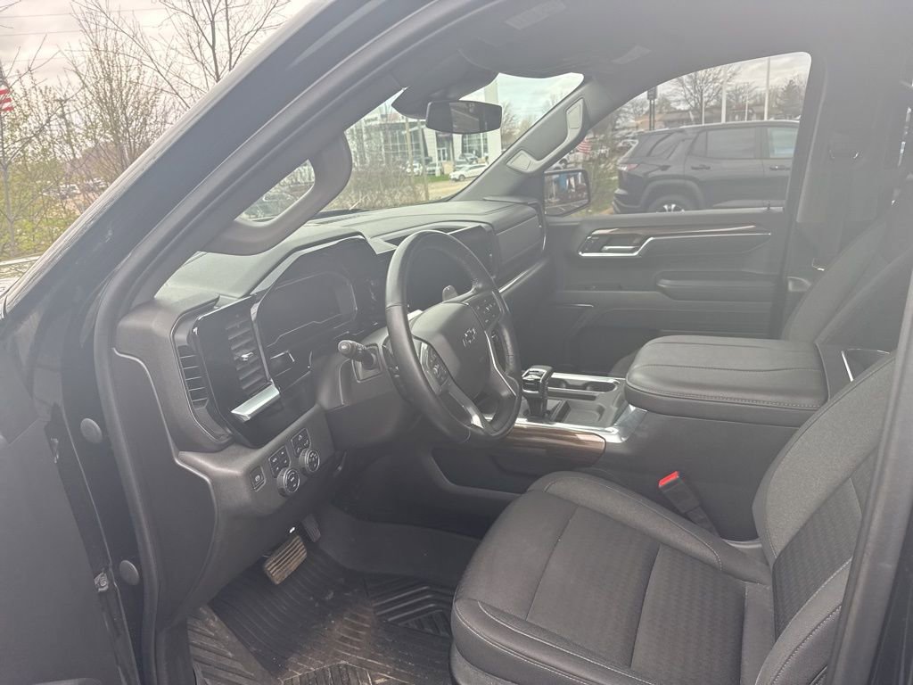Used 2023 Chevrolet Silverado 1500 RST AWD/4WD image 7