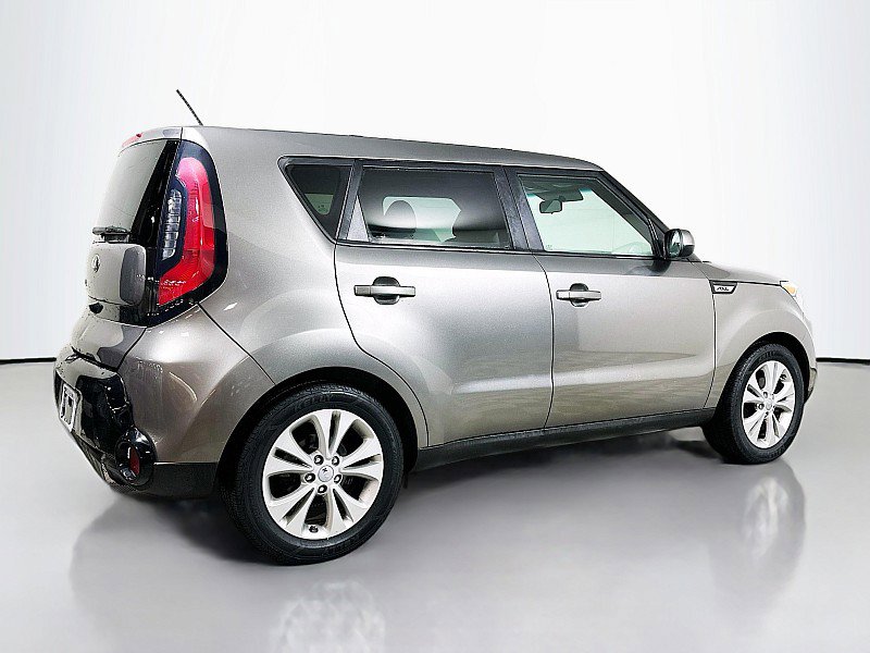 Used 2016 Kia Soul + image 7