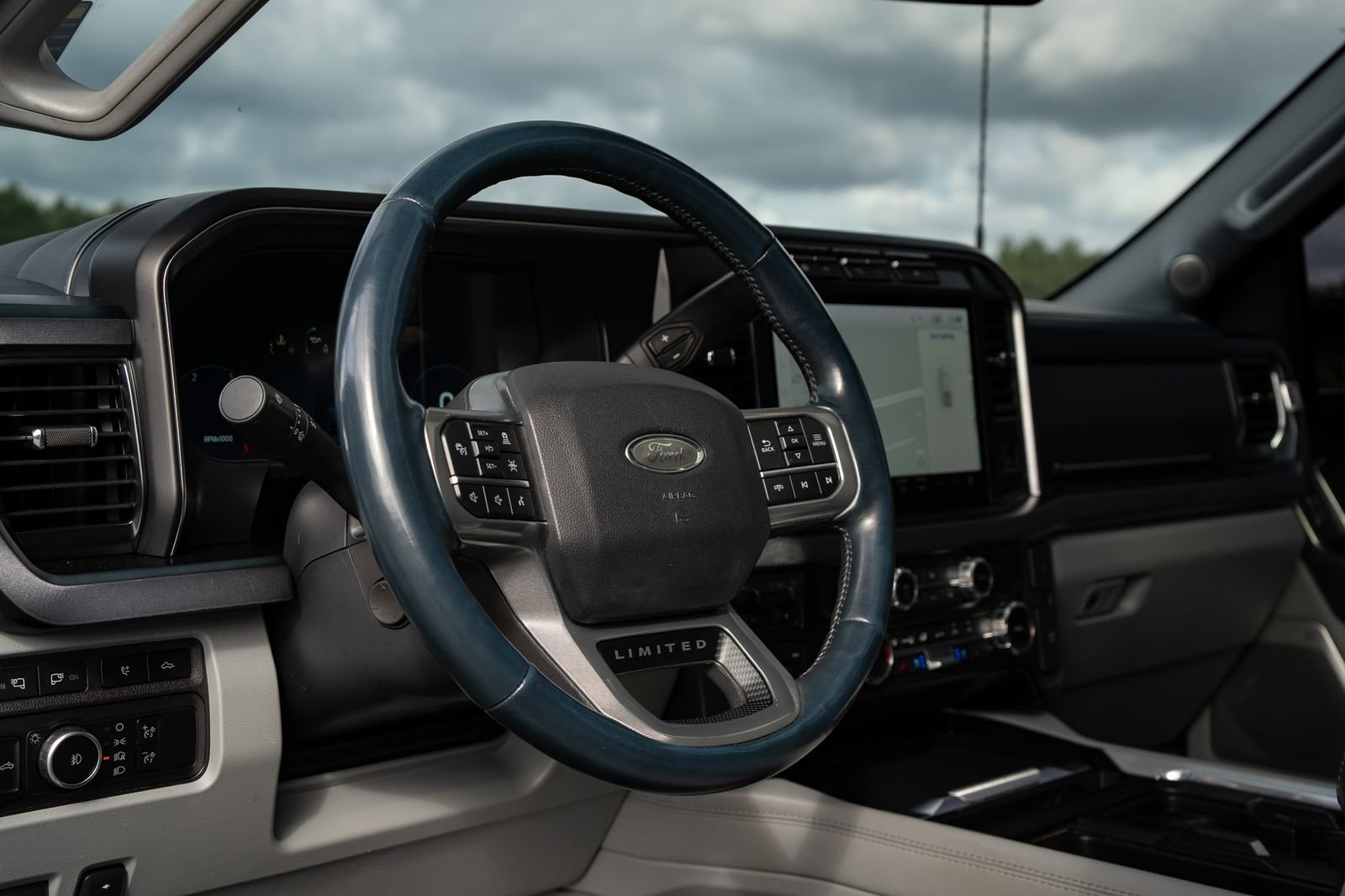 Used 2024 Ford F450 Limited AWD/4WD image 25